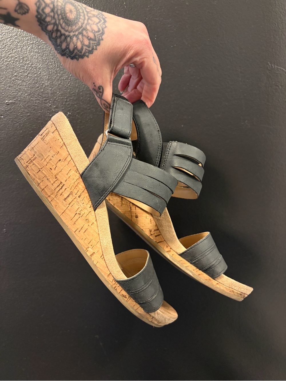 Abella True Comfort “Mantra” Black Cork Wedge Sandals size 8